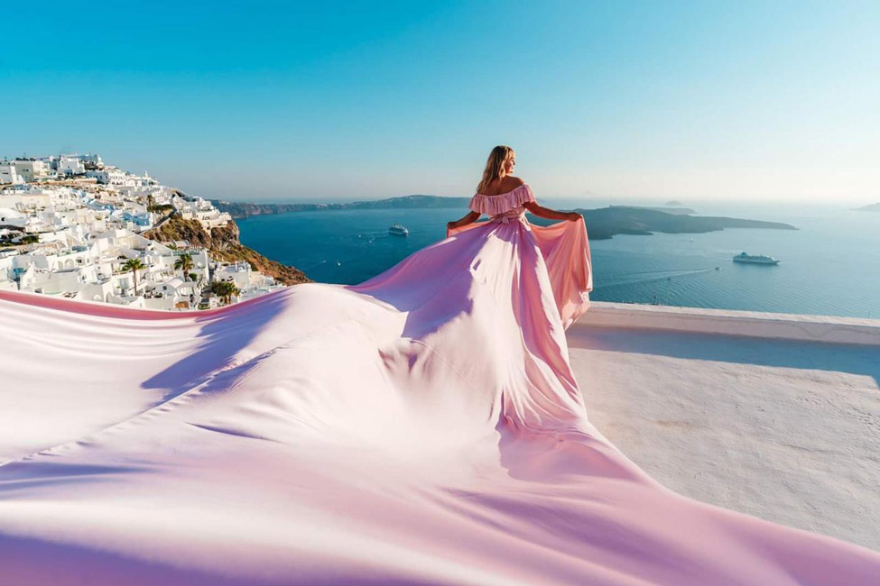 santorini-greece-PHOTO SHOOTS WITH FLYING DRESSES